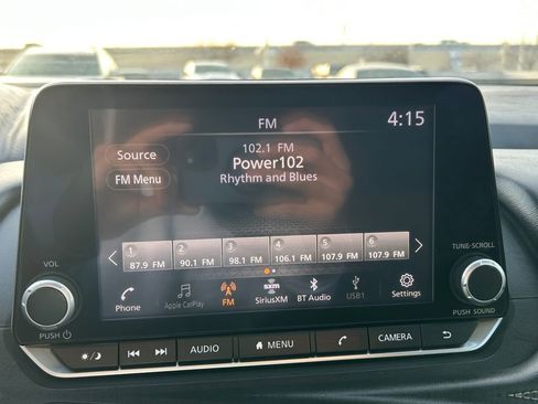 Used 2024 Nissan Rogue SV image 11