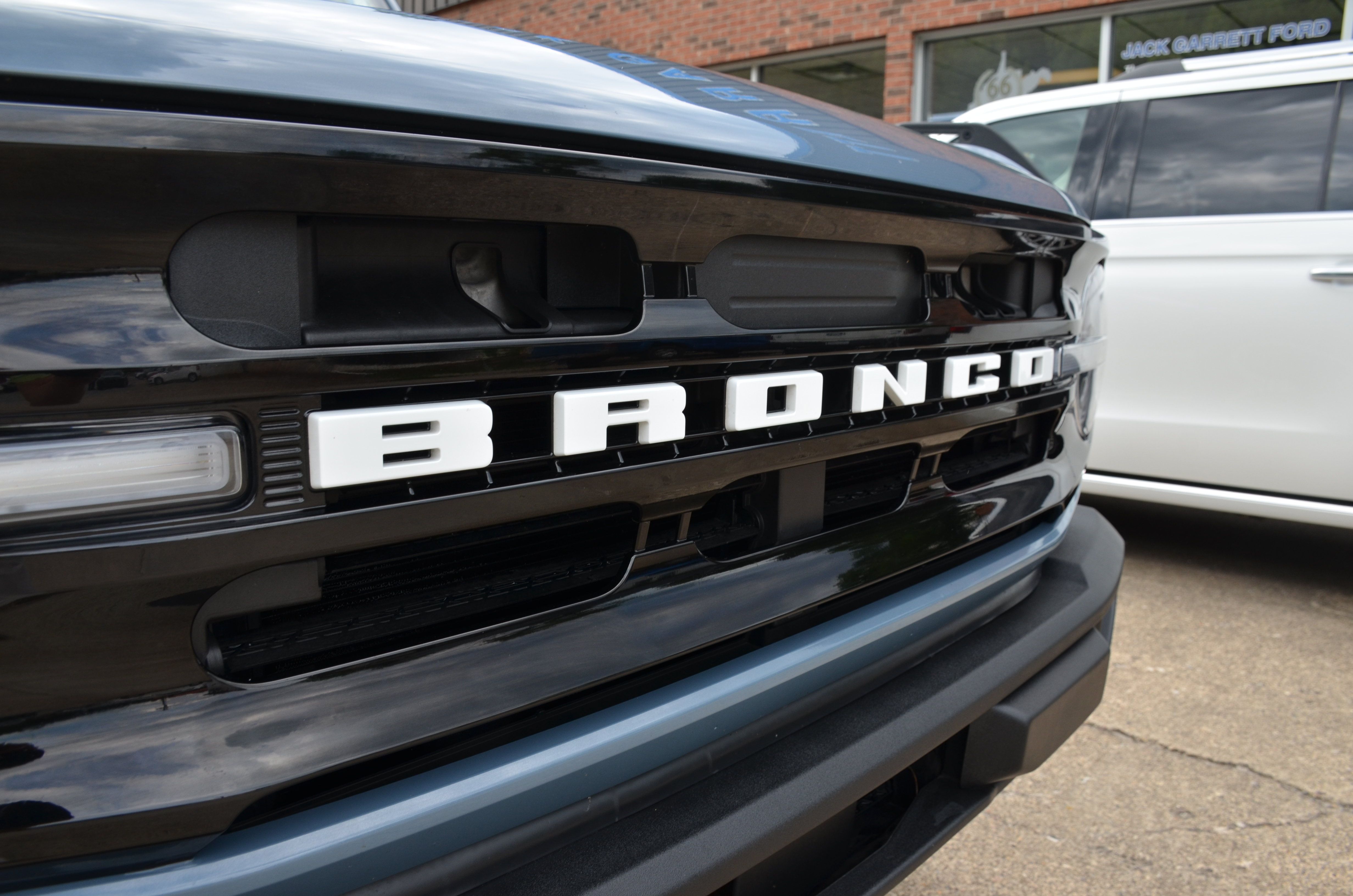 Used 2023 Ford Bronco Outer Banks w/ Sasquatch Package AWD/4WD image 9