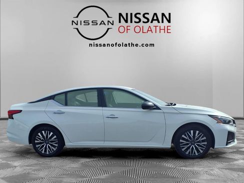 Certified 2025 Nissan Altima 2.5 SV image 23