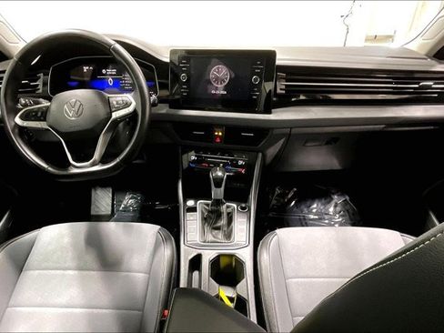 Used 2025 Volkswagen Jetta SE image 15