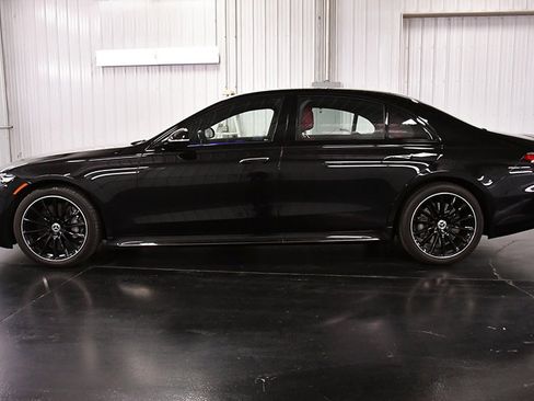 Used 2025 Mercedes-Benz S 580 4MATIC Sedan image 4