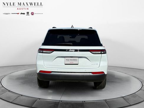 New 2026 Jeep Grand Cherokee Limited RWD image 15