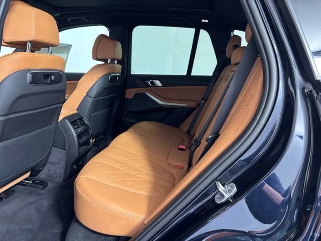 Used 2024 BMW X5 xDrive40i w/ M Sport Package AWD/4WD image 19