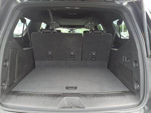 Certified 2023 GMC Yukon XL SLT w/ SLT Premium Package AWD/4WD image 12