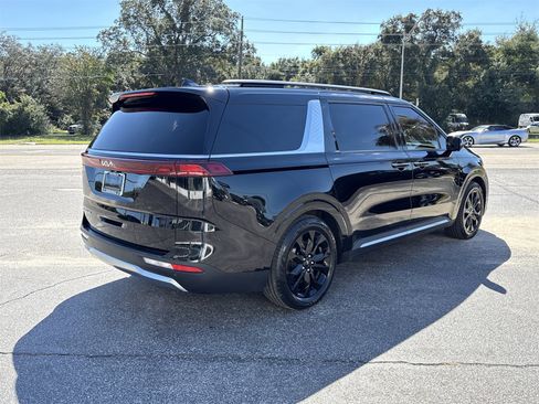 Used 2022 Kia Carnival SX image 5