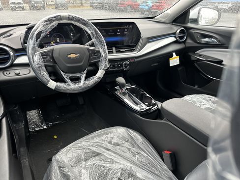 New 2026 Chevrolet Trax LT w/ Driver Confidence Package FWD image 7