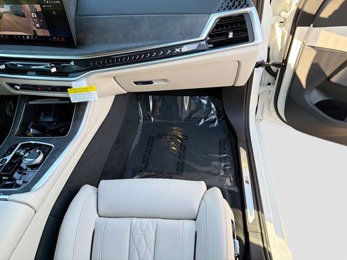 New 2026 BMW X5 xDrive50e image 18