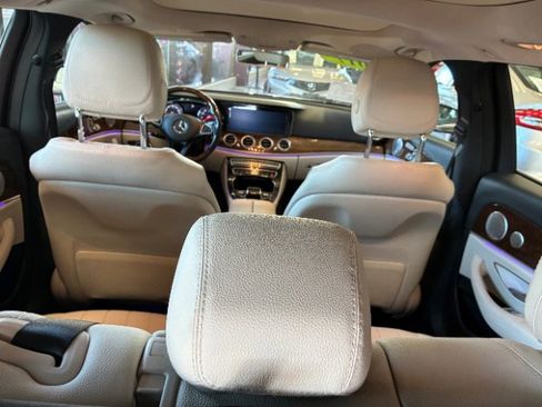 Used 2017 Mercedes-Benz E 400 4MATIC Wagon image 15