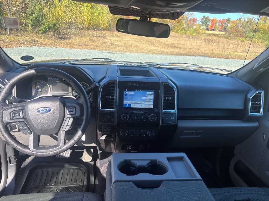 Used 2016 Ford F150 XLT w/ Equipment Group 302A Luxury AWD/4WD image 13