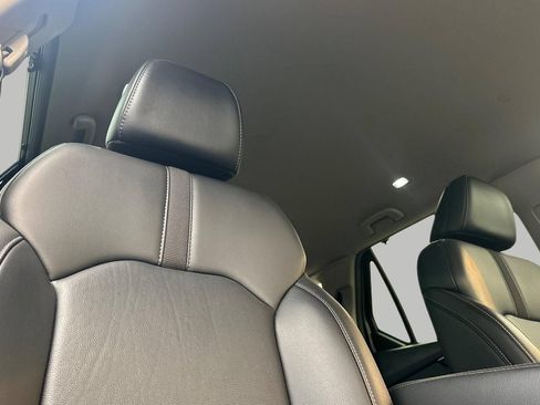 Used 2025 Honda Pilot EX-L image 16