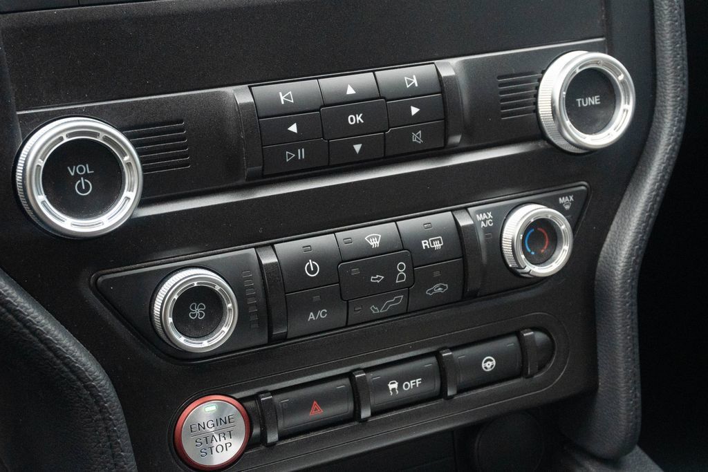 Used 2022 Ford Mustang Coupe RWD image 23