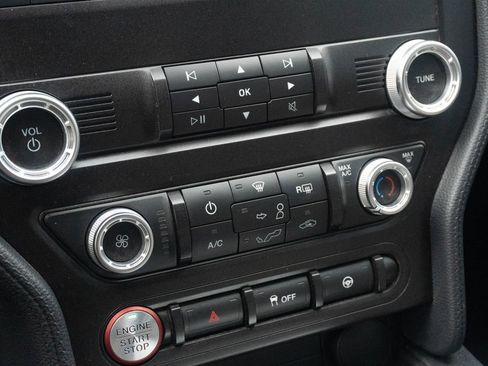 Used 2022 Ford Mustang Coupe RWD image 23
