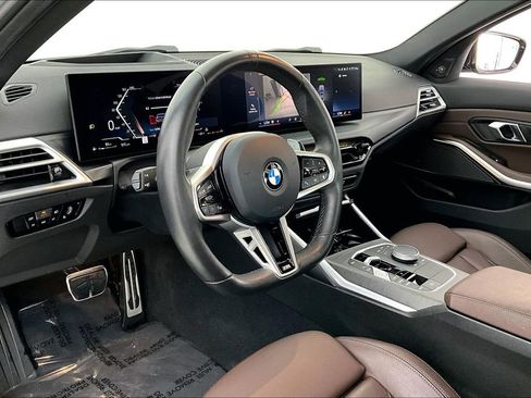 Used 2025 BMW 330i Sedan w/ M Sport Package image 16