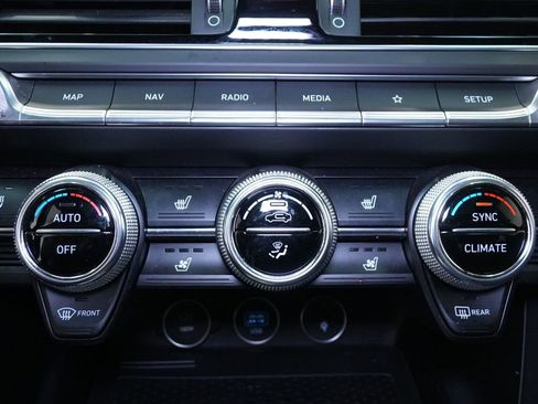 Used 2023 Genesis G70 3.3T w/ Sport Prestige Package image 37