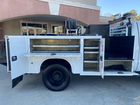 Used 2014 Ford F550 4x4 Regular Cab Super Duty image 14