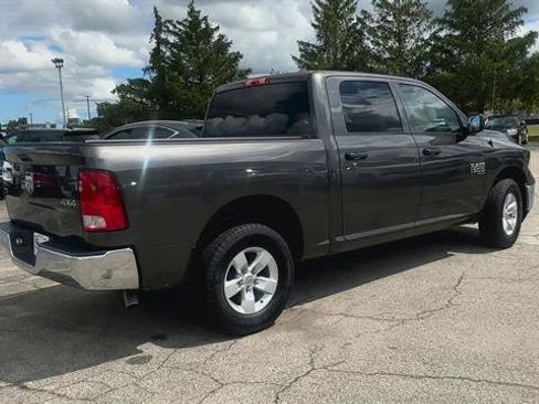 Used 2022 RAM 1500 Classic SLT image 8