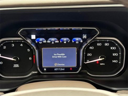 Used 2021 GMC Yukon Denali w/ Denali Premium Package image 25