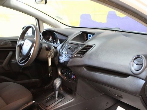 Used 2014 Ford Fiesta S image 9