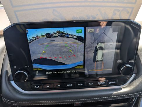 Used 2023 Nissan Rogue SL AWD/4WD image 23