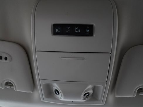 Used 2010 Dodge Grand Caravan SXT FWD image 23