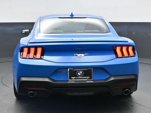 Used 2025 Ford Mustang Premium RWD image 5