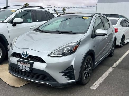 Used 2018 Toyota Prius C One FWD image 2