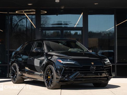 Used 2024 Lamborghini Urus S image 1