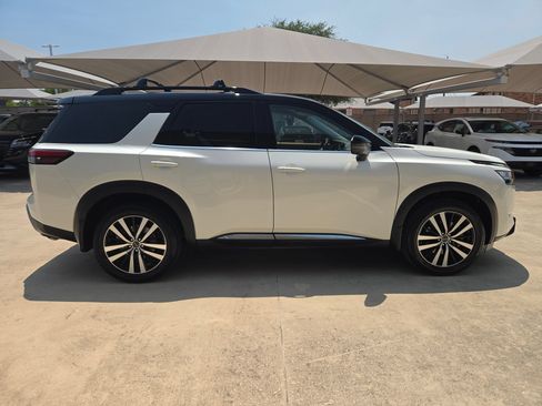 Used 2023 Nissan Pathfinder Platinum w/ Cargo Package FWD image 2