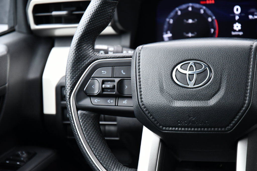 Used 2024 Toyota Tacoma TRD Off-Road AWD/4WD image 30