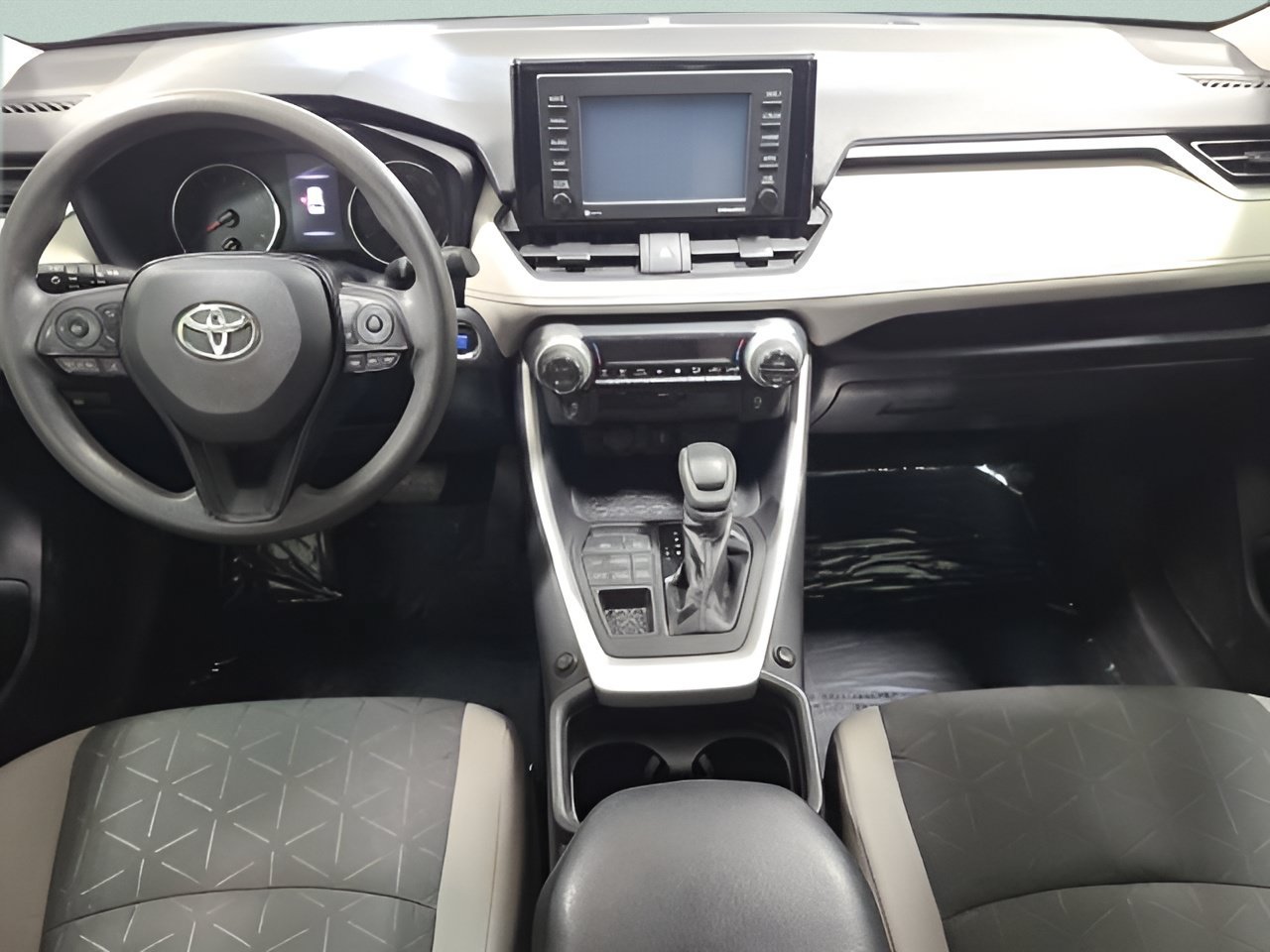 Used 2020 Toyota RAV4 XLE AWD/4WD image 23