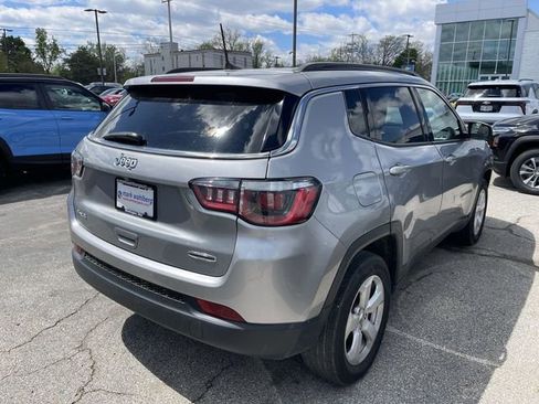 Used 2020 Jeep Compass Latitude w/ Cold Weather Group AWD/4WD image 9