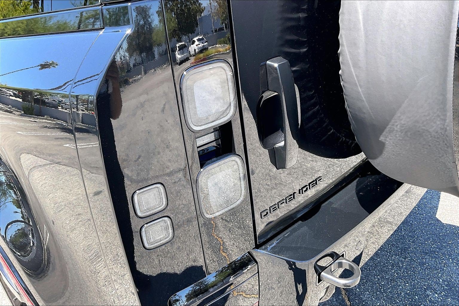 New 2026 Land Rover Defender 110 X-Dynamic SE AWD/4WD image 8