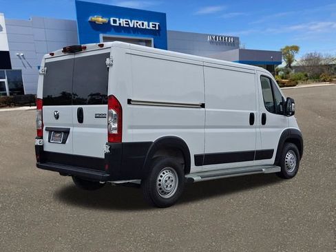 Used 2025 RAM ProMaster 2500 w/ U-Haul Equipment Group FWD image 26