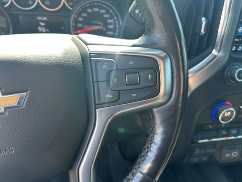 Used 2020 Chevrolet Silverado 1500 LT w/ Convenience Package AWD/4WD image 17