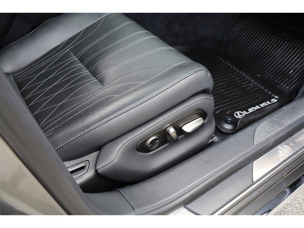 Used 2018 Lexus LS 500 AWD w/ Interior Upgrade Package image 15