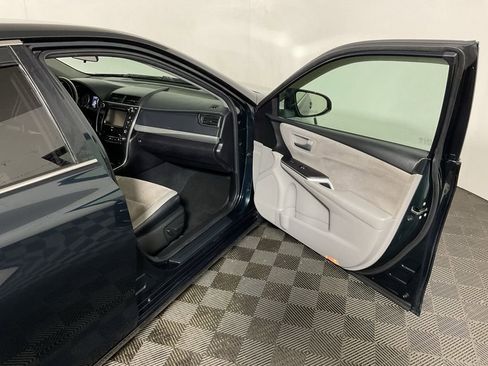 Used 2016 Toyota Camry XSE image 25