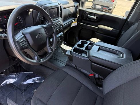 Used 2025 Chevrolet Silverado 2500 Custom w/ Custom Convenience Package AWD/4WD image 18