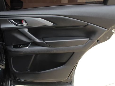 Used 2018 MAZDA CX-9 Touring image 35