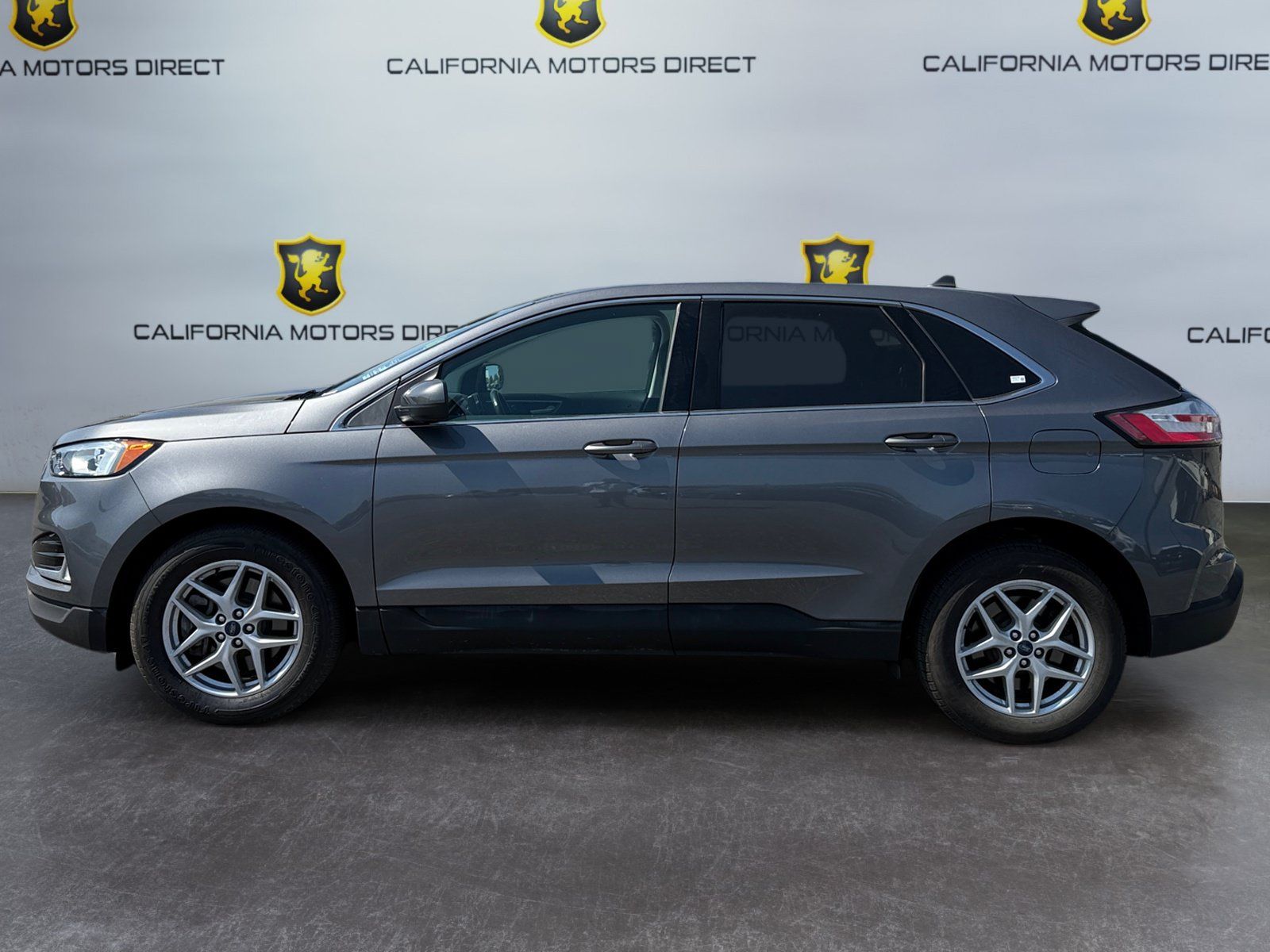 Used 2021 Ford Edge SEL w/ Cargo Accessory Package AWD/4WD image 2