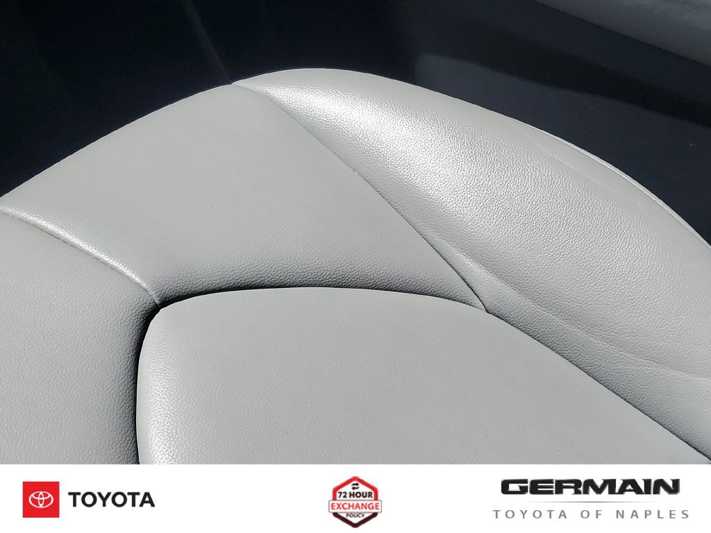 Used 2022 Toyota Highlander XLE AWD/4WD image 31