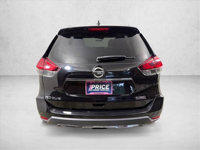Used 2020 Nissan Rogue S w/ Special Edition Package FWD image 4