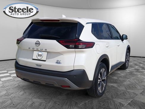 Used 2023 Nissan Rogue SV FWD image 4