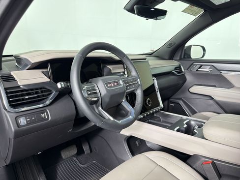 Used 2026 GMC Acadia Elevation w/ Elevation Premium Package image 4