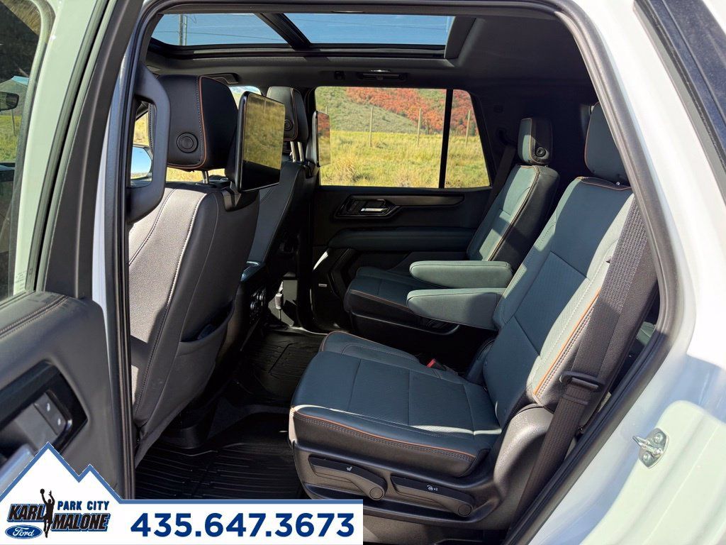 Used 2025 GMC Yukon AT4 w/ AT4 Premium Plus Package AWD/4WD image 29