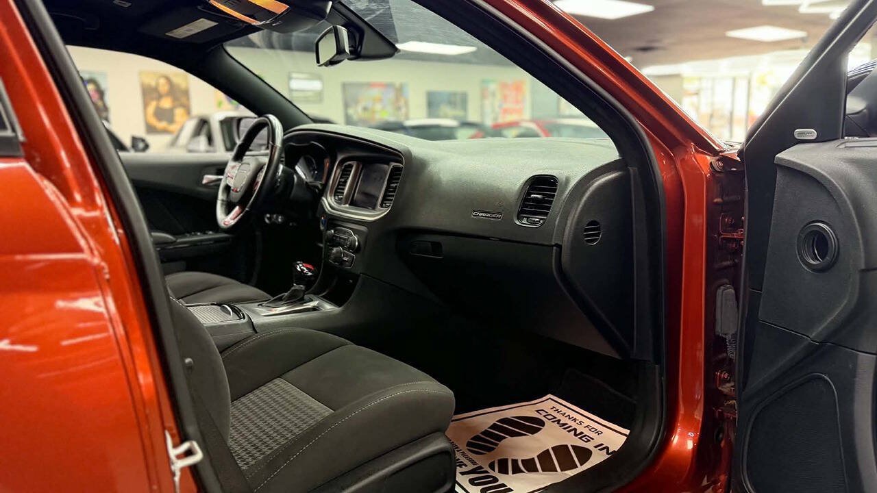 Used 2022 Dodge Charger R/T w/ Blacktop Package RWD image 11