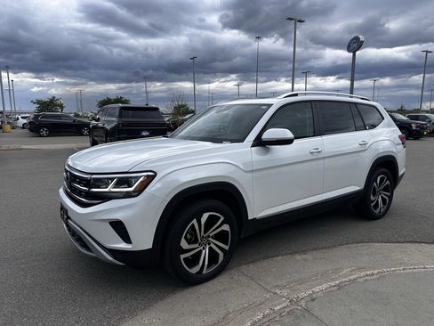 Used 2023 Volkswagen Atlas SEL AWD/4WD image 2