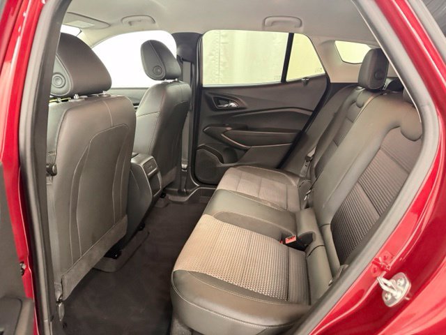 Used 2025 Chevrolet Trax LT FWD image 17