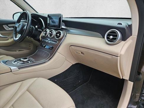 Used 2019 Mercedes-Benz GLC 300 4MATIC image 20