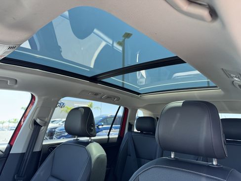 Certified 2023 Volkswagen Tiguan SE w/ Panoramic Sunroof Package FWD image 31