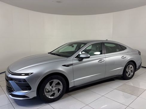 New 2025 Hyundai Sonata SE image 1